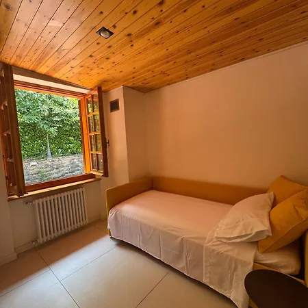 Aurelia - House In The Woods